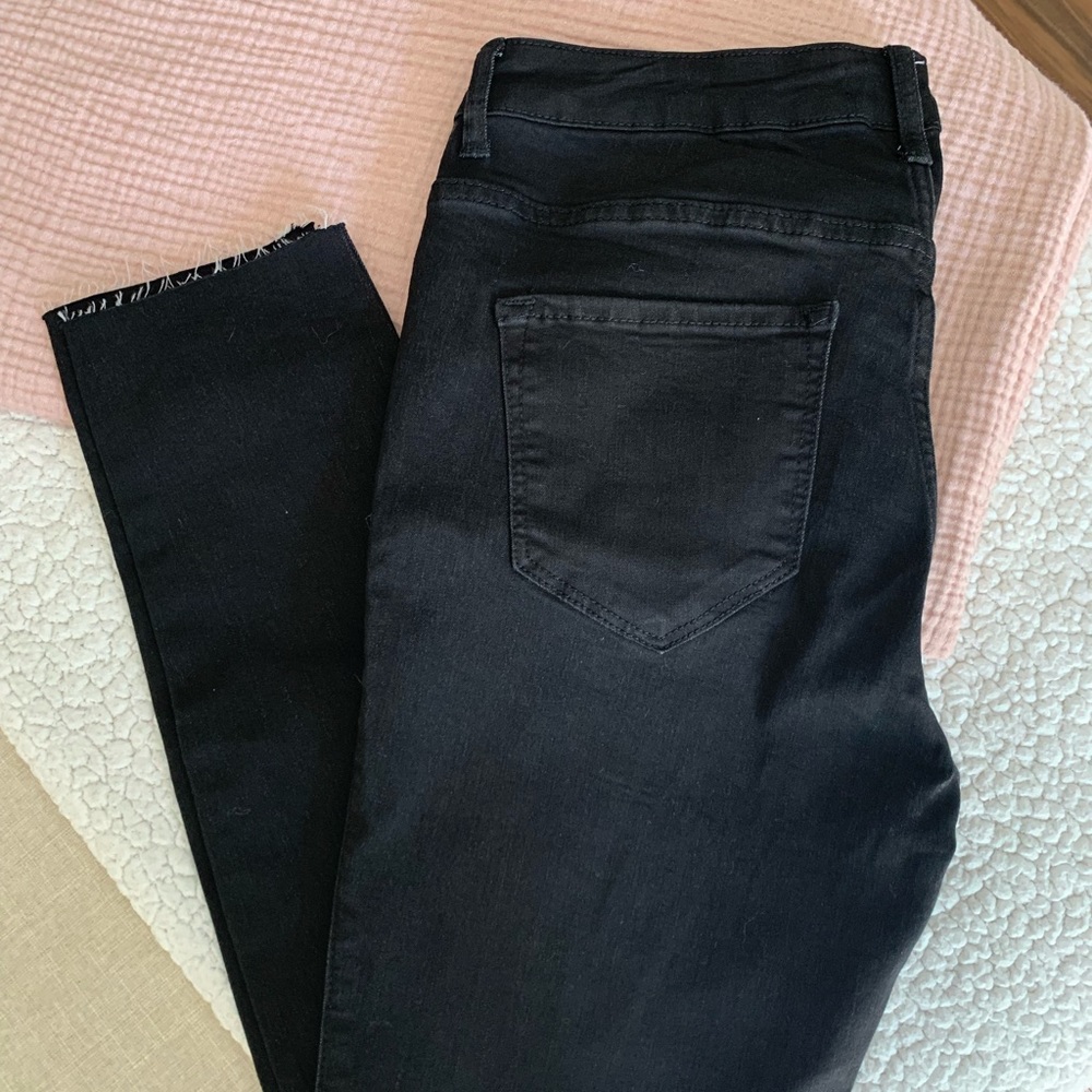 Black high wasted skinny jean